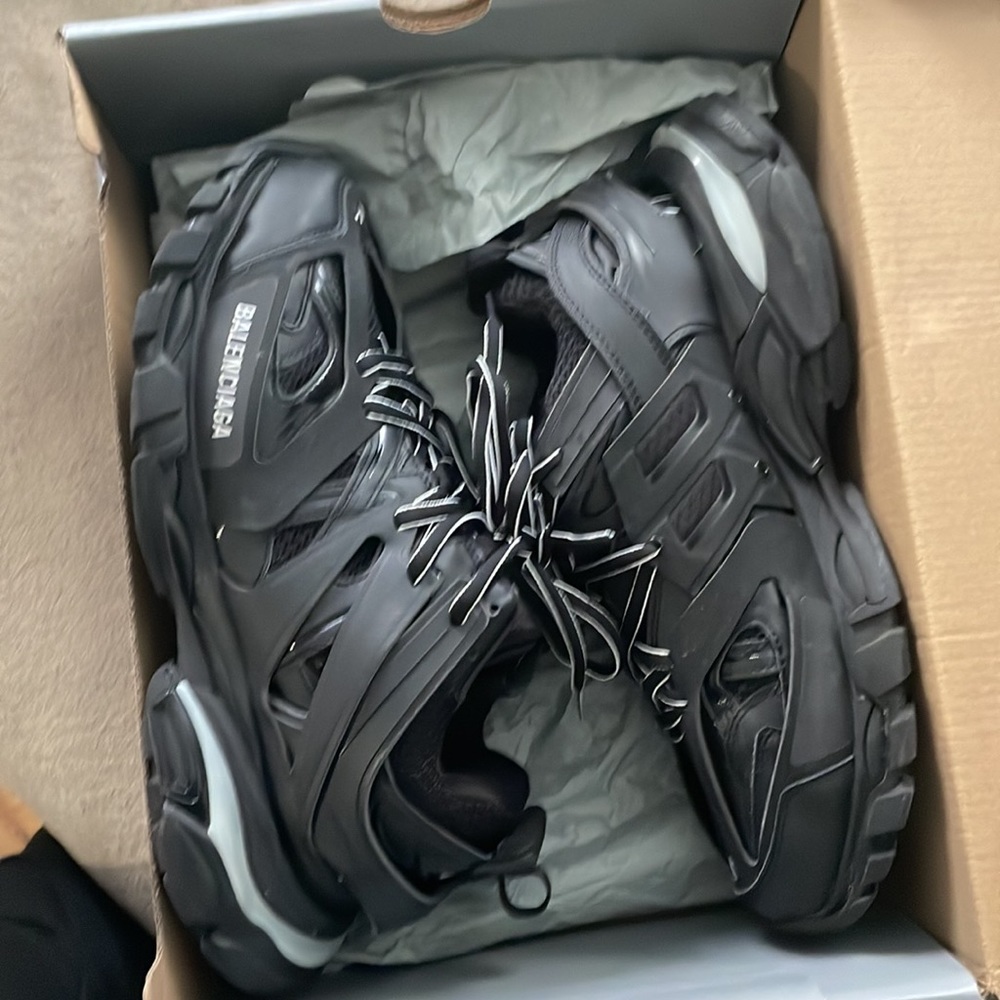 Led Balenciaga Tracks